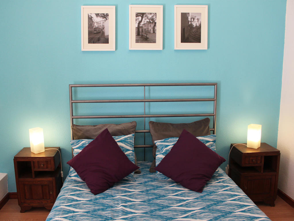 Johnie's Place & Suites