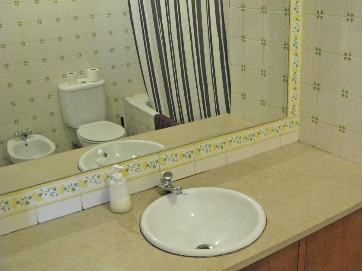 Johnie's Place & Suites *