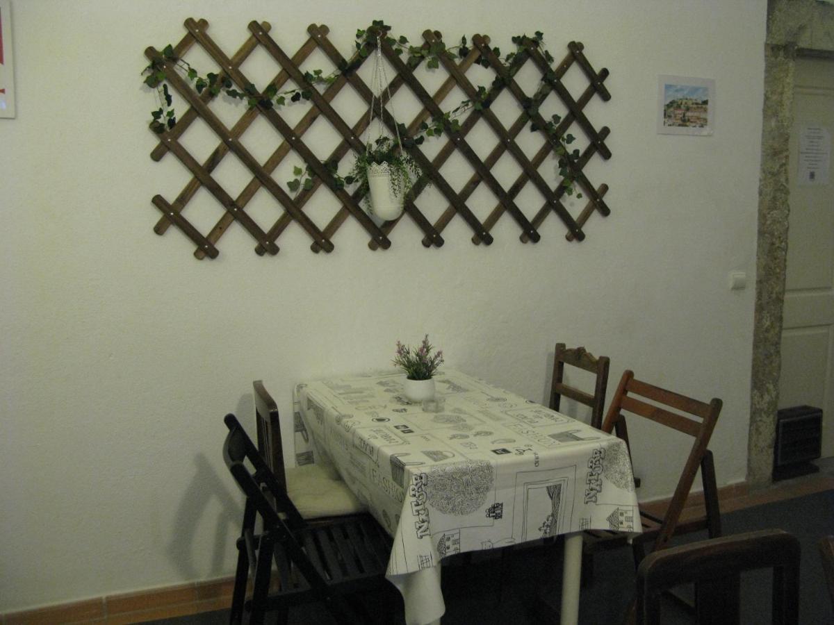 Johnie's Place & Suites